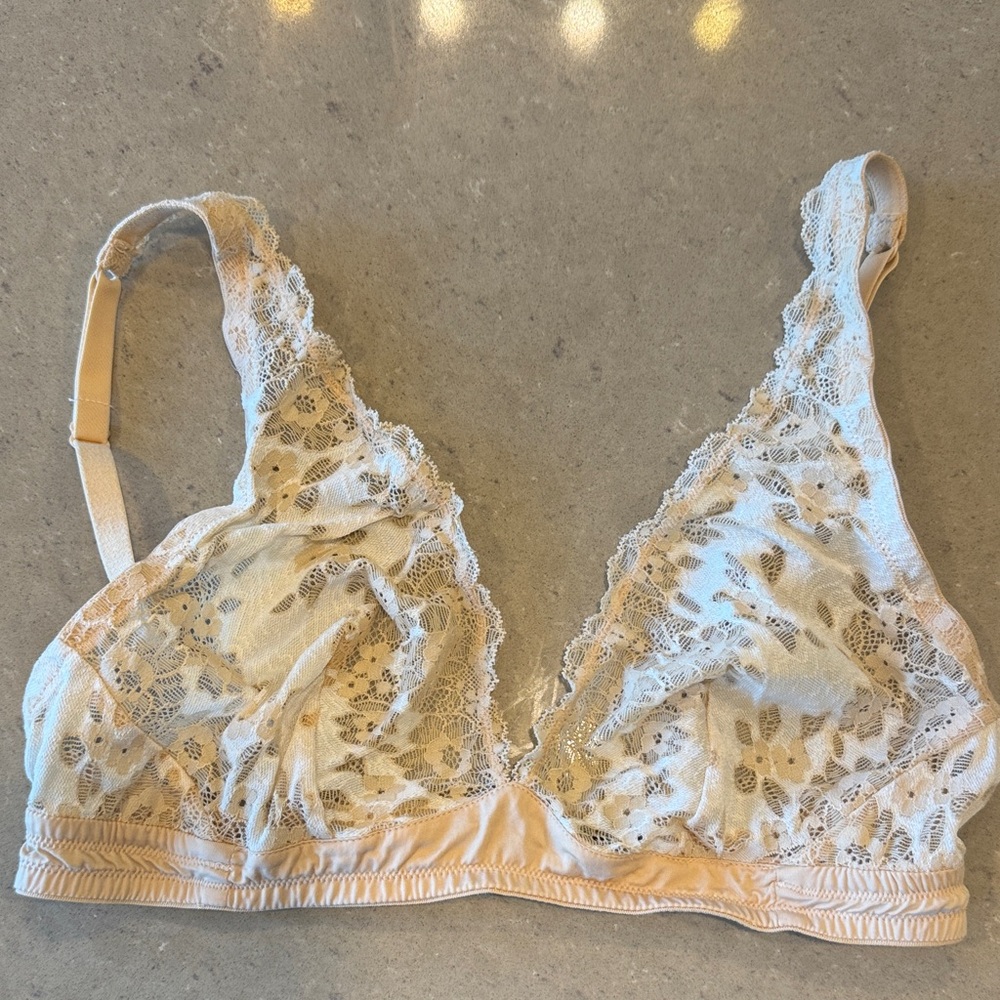 Cosabelle Lace Bralette in Cream
